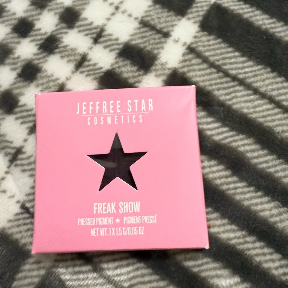 Jeffree Star Freak Show Pressed Pigment Artistry Single